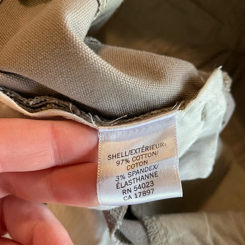 Banana Republic tan beige size 2 petite 2p bermuda casual summer shorts